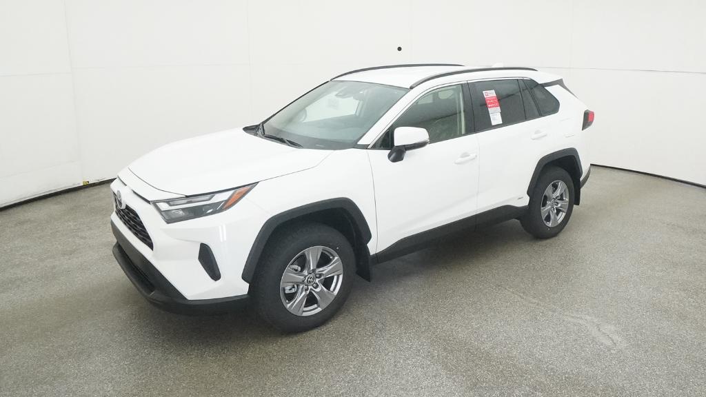 2025 Toyota RAV4 LE's photo
