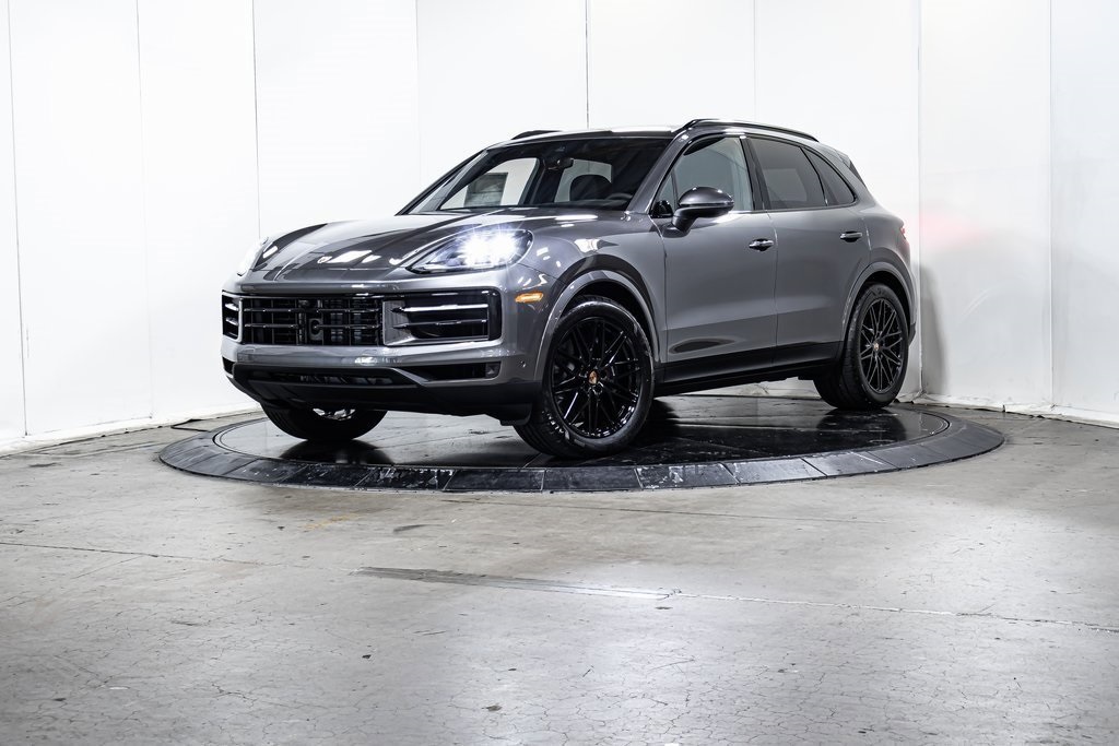 2025 Porsche Cayenne Base's photo