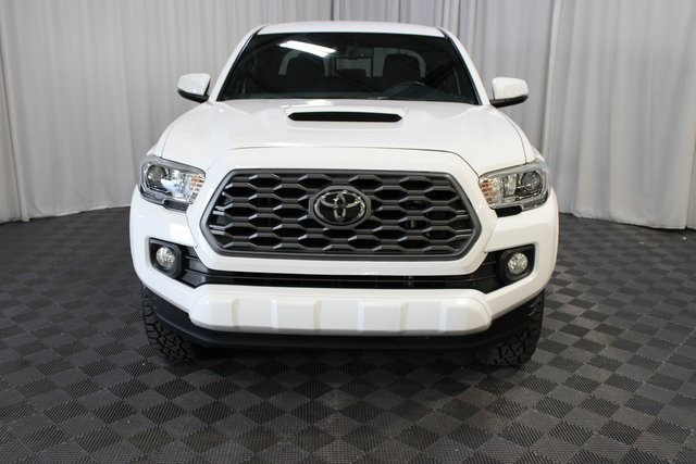 2021 Toyota Tacoma TRD Sport photo 2