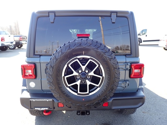 2025 Jeep Wrangler Rubicon photo 3