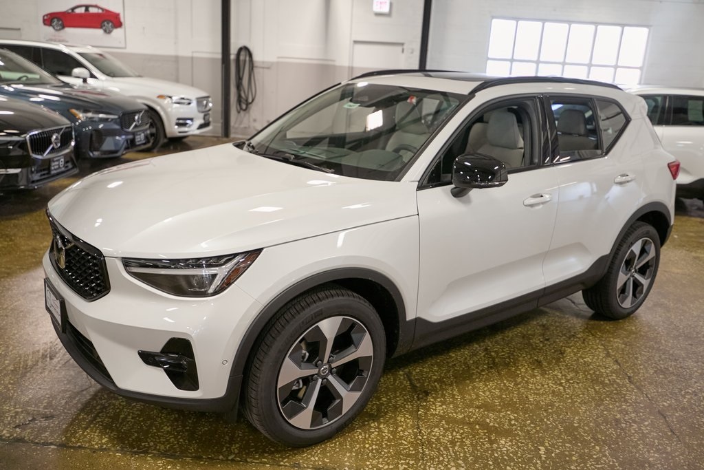 2026 VOLVO XC40 - Image 5