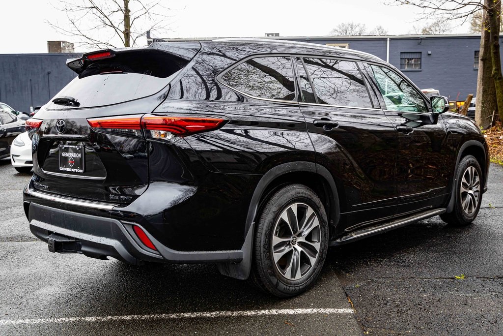 2022 Toyota Highlander XLE photo 6