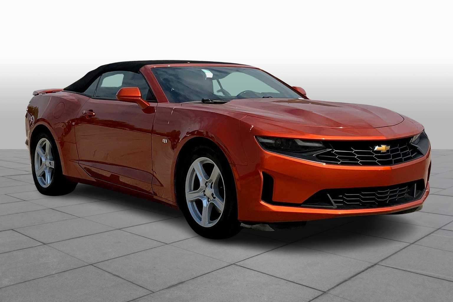 2023 Chevrolet Camaro 1LT photo 2