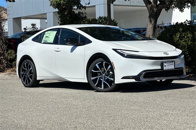 2026 Toyota Prius Plug-in Hybrid XSE photo 2