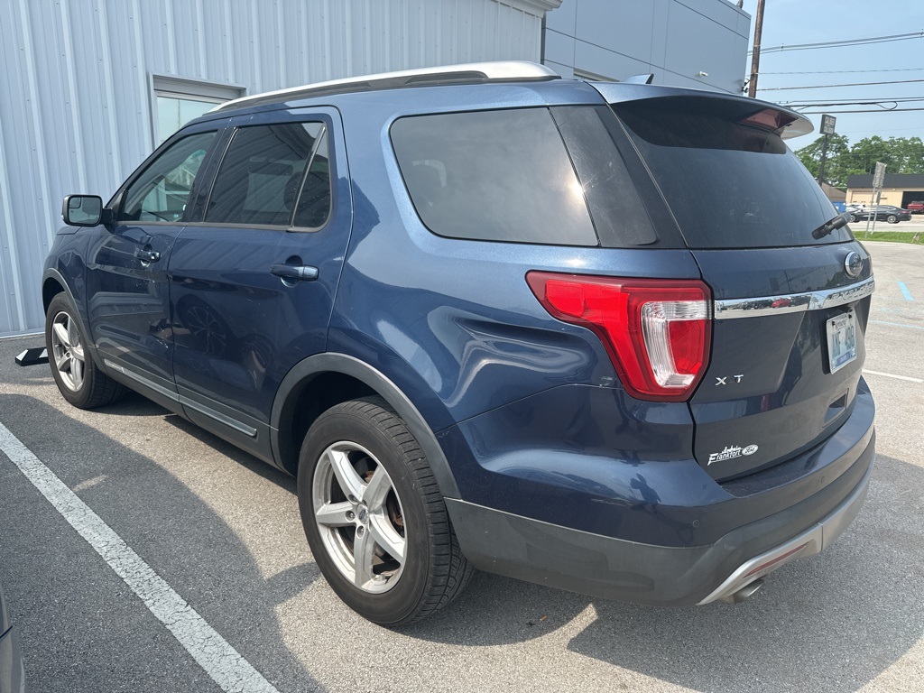 2016 Ford Explorer XLT photo 6