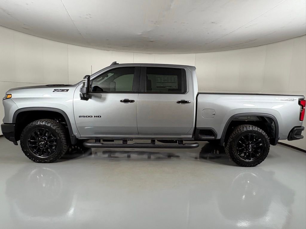 2026 Chevrolet Silverado 2500HD LT photo 4