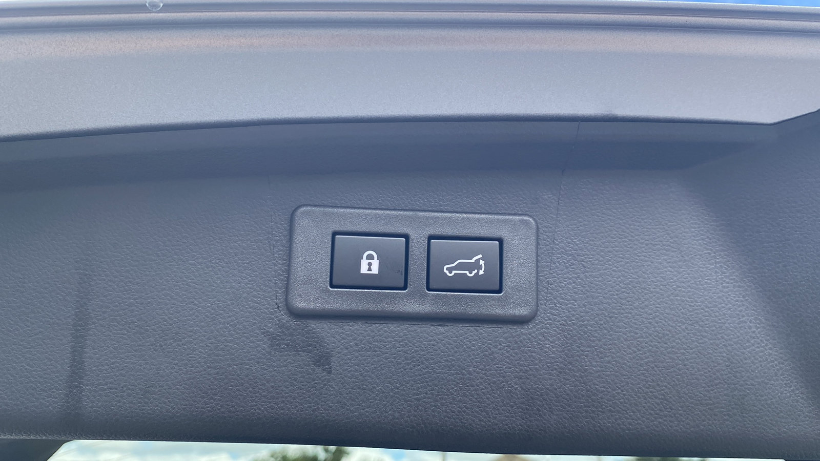 2025 Subaru Outback Premium photo 23