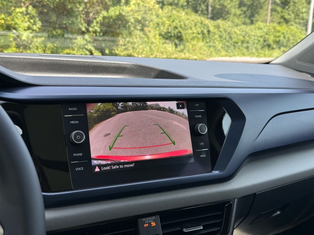 2022 Volkswagen Taos SE photo 25
