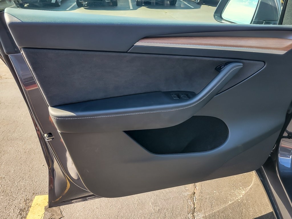 2023 Tesla Model Y Performance photo 16