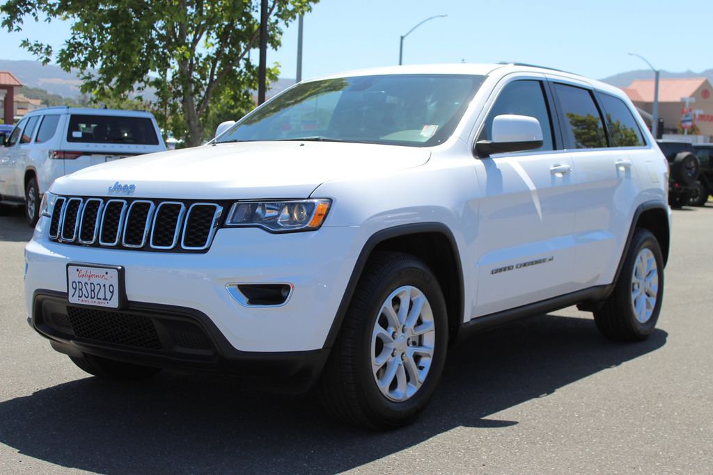 2022 Jeep Cherokee Laredo photo 2