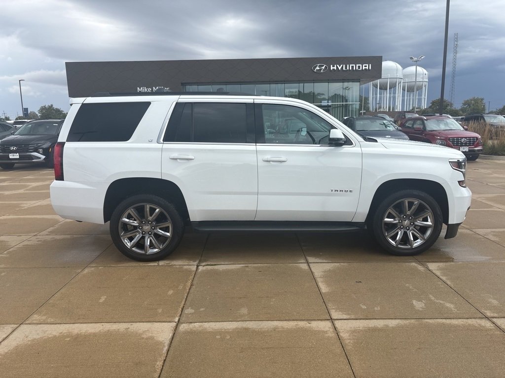 2019 Chevrolet Tahoe LT photo 2