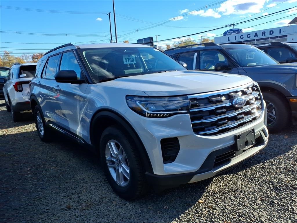 2025 Ford Explorer Active's photo