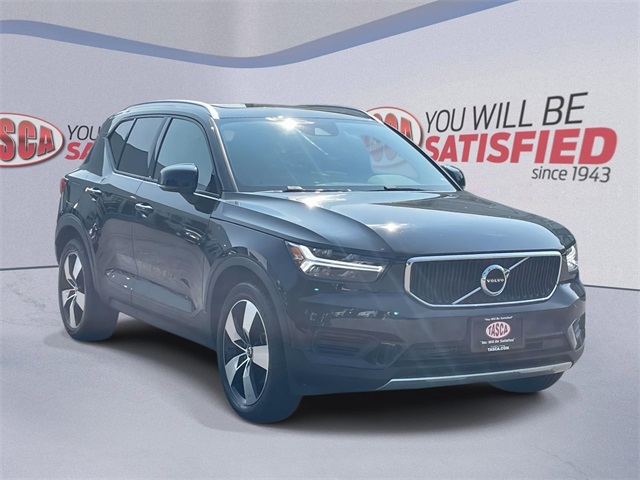 2020 Volvo XC40 Momentum