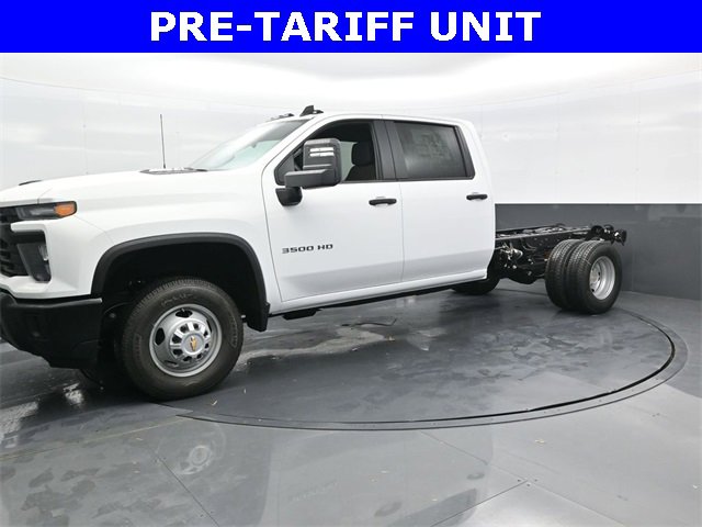 2025 Chevrolet Silverado 3500HD Work Truck photo 3