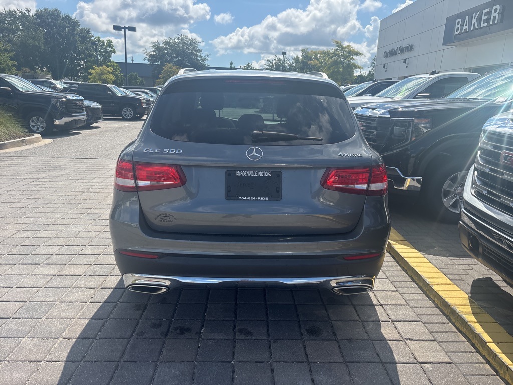 2016 Mercedes Benz GLC 300 4MATIC photo 5