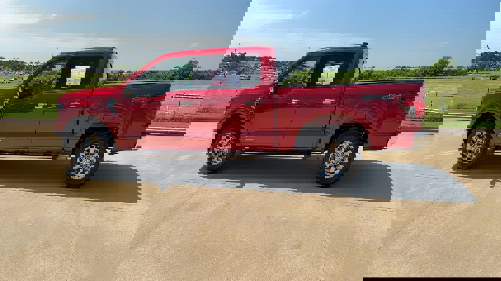 2024 Ford F-150 XLT photo 5