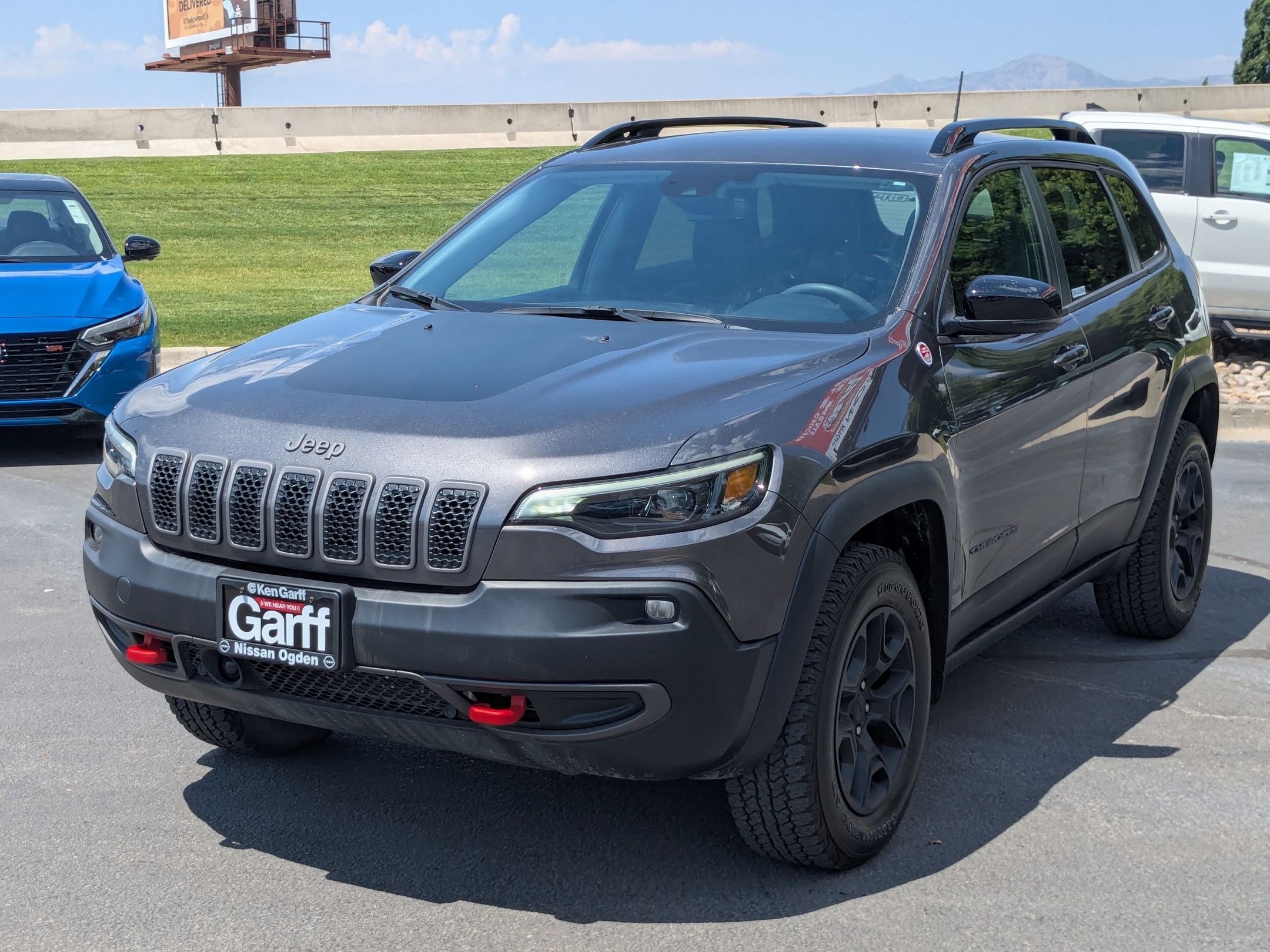 2022 Jeep Cherokee Trailhawk photo 6