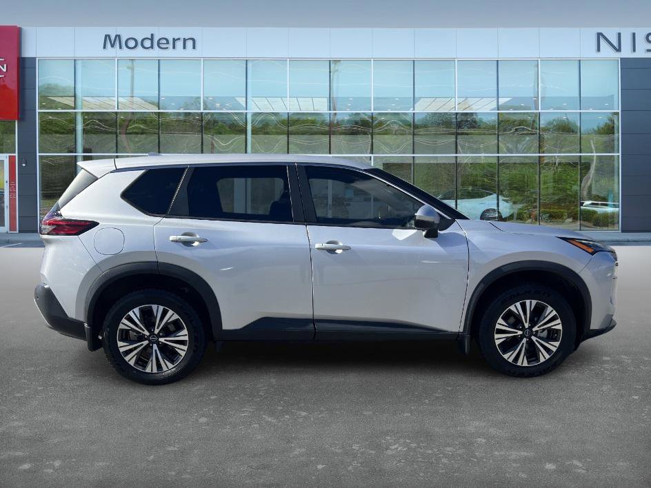 2022 Nissan Rogue SV photo 4