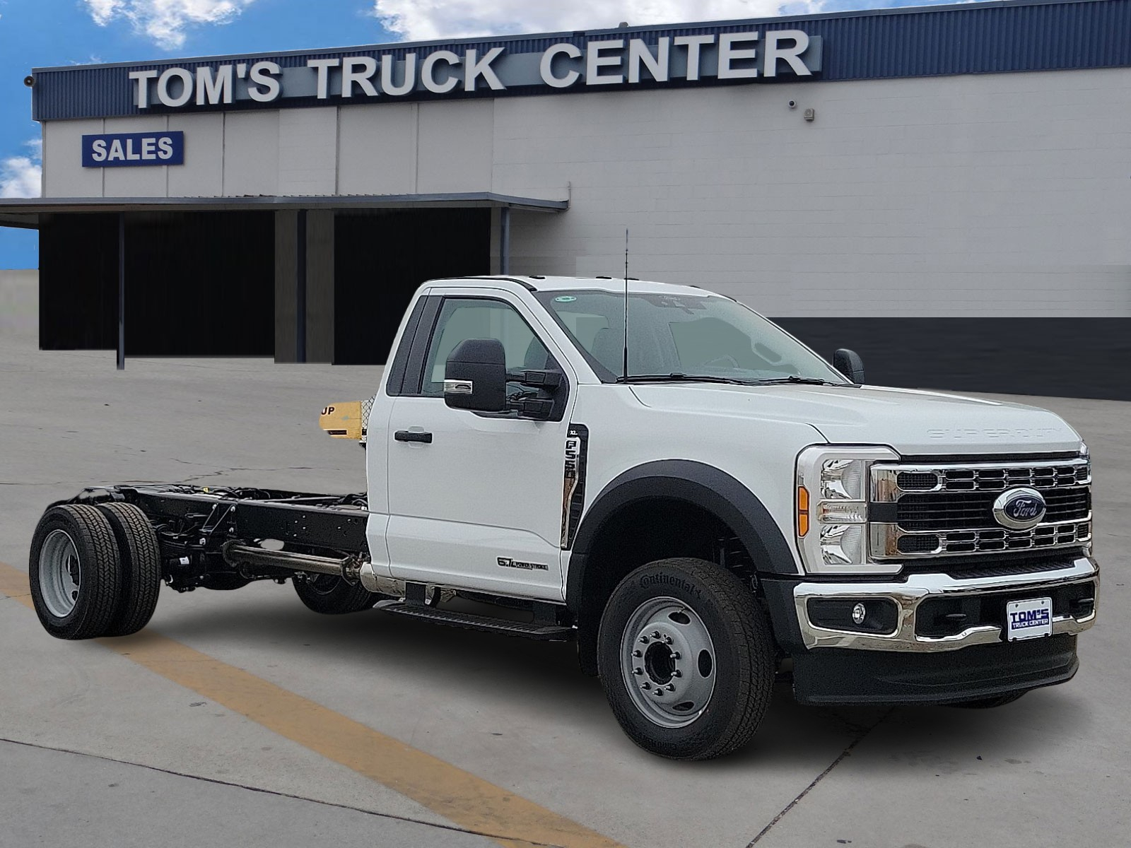 2026 Ford F-550 Super Duty Chassis Cab XL's photo