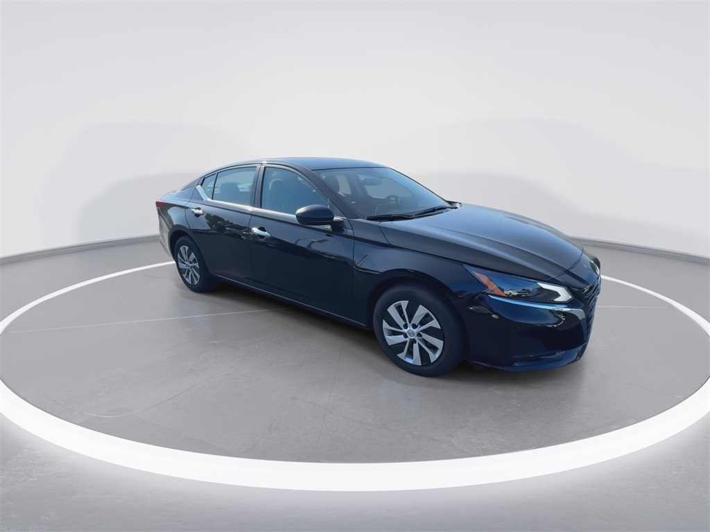2025 Nissan Altima 2.5 S photo 2