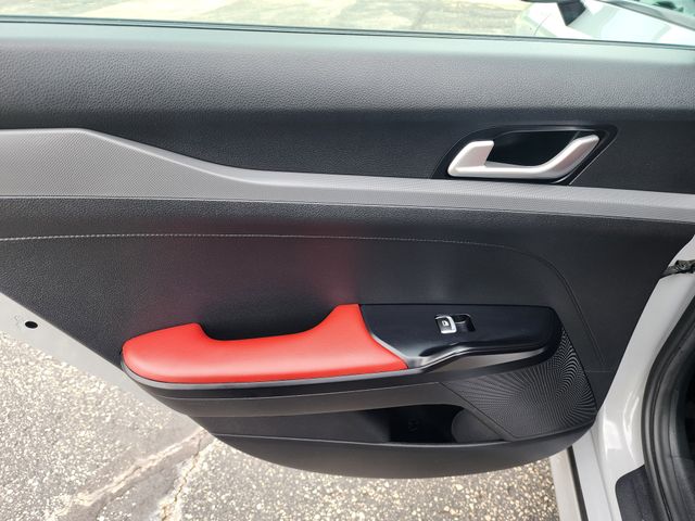 2022 Kia K5 GT-Line photo 27