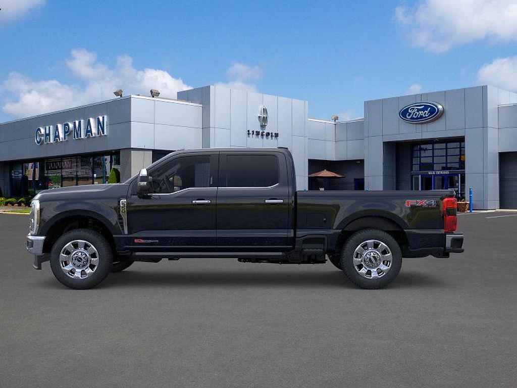 2025 Ford F-350 Lariat photo 2