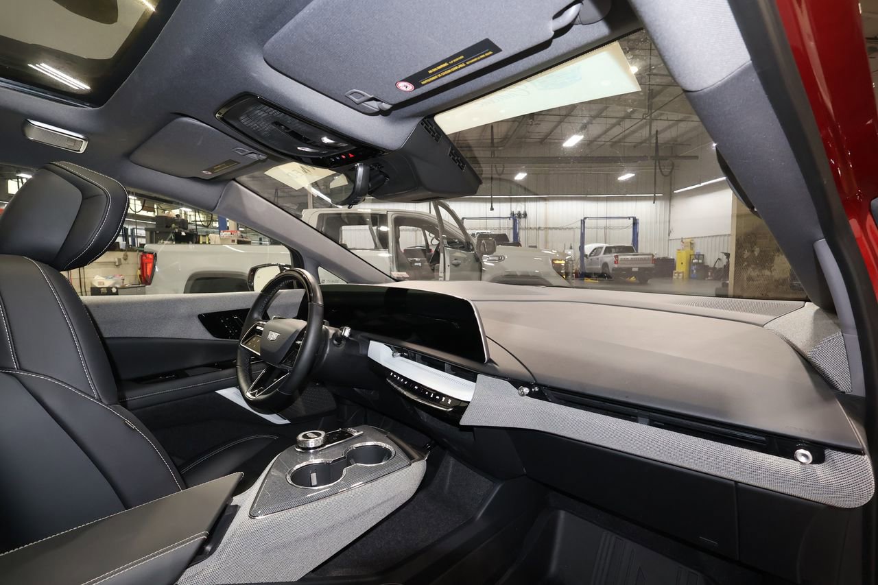 2025 Cadillac Optiq Sport photo 24