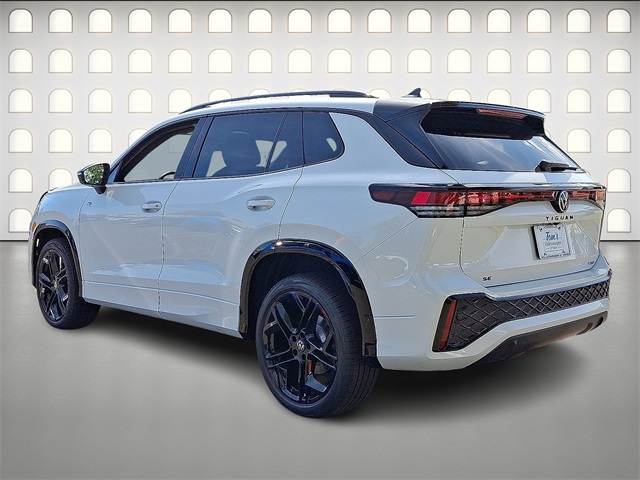 2025 Volkswagen Tiguan SE R-Line Black photo 2