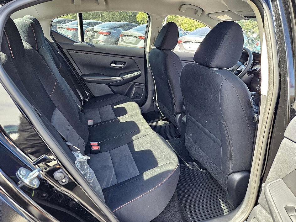 2025 Nissan Sentra SR photo 14