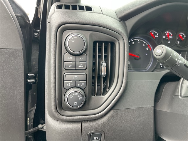 2024 CHEVROLET SILVERADO - Image 17