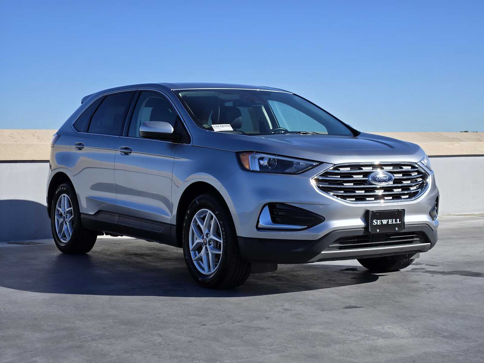 2022 Ford Edge SEL photo 3