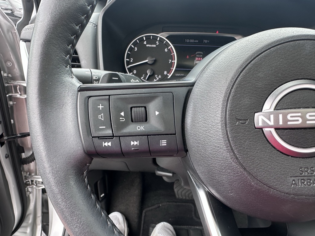 2024 Nissan Rogue SV photo 8