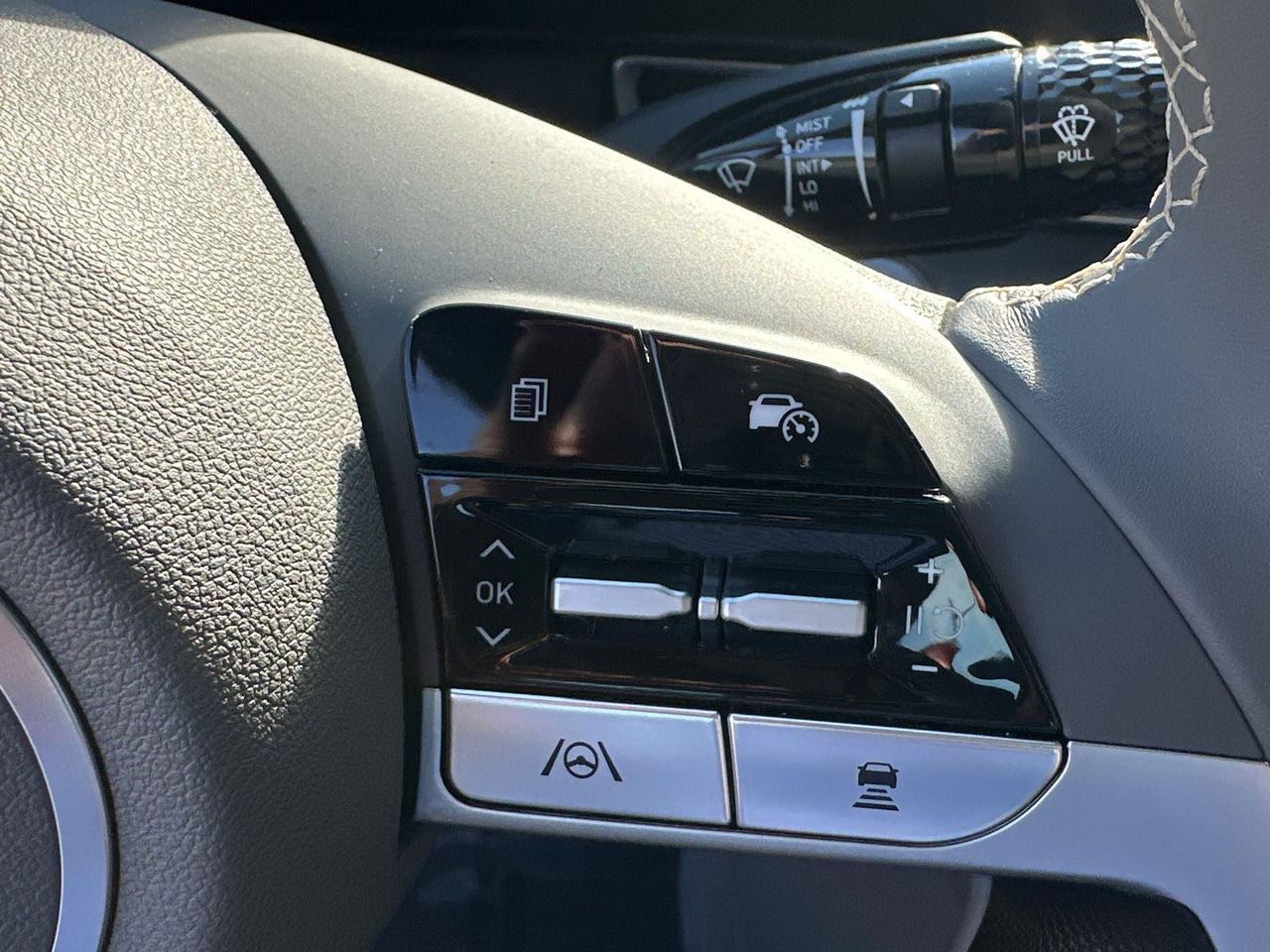 2025 Hyundai Elantra SEL Convenience photo 10