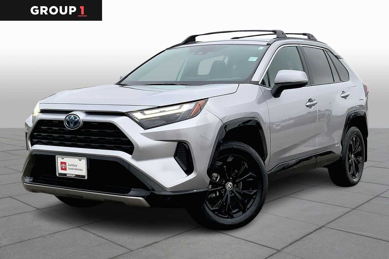 2024 Toyota RAV4 SE's photo