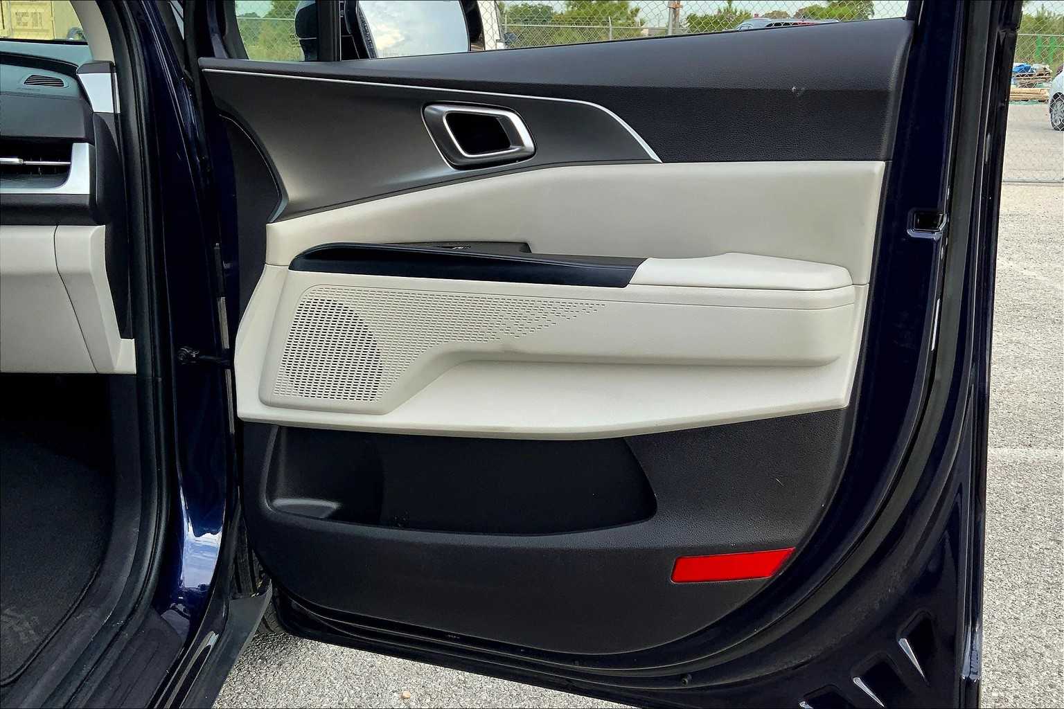 2022 Kia Carnival LXS photo 21