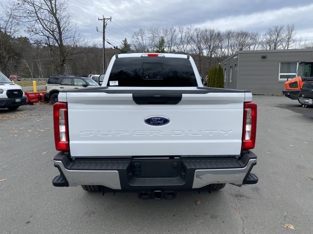 2026 Ford F-350 photo 2