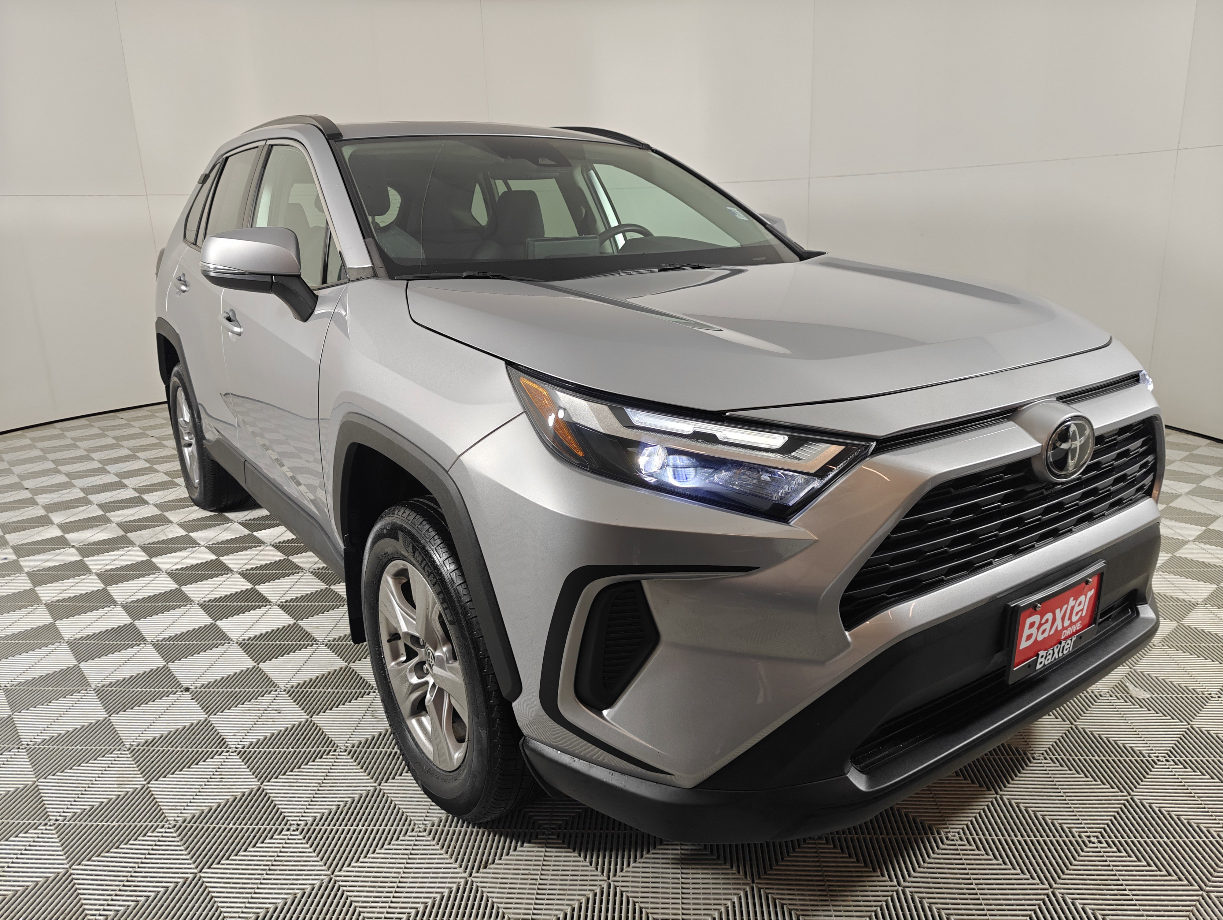 2022 Toyota RAV4 XLE's photo