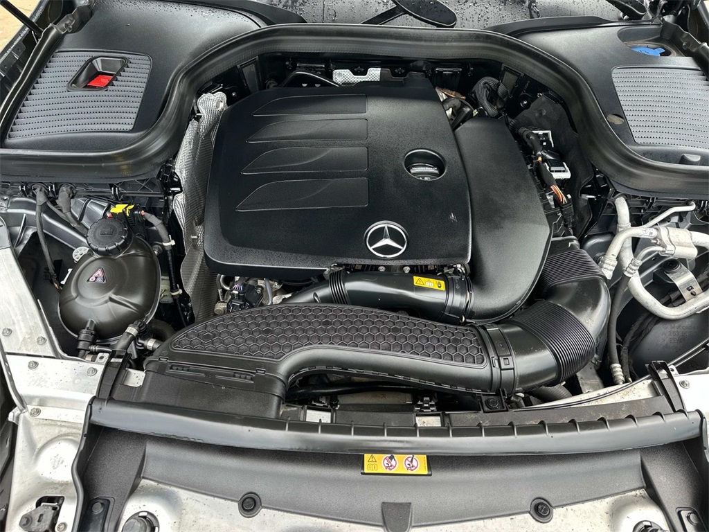 2021 Mercedes Benz GLC 300 photo 10