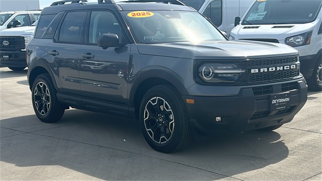 2025 Ford Bronco Sport Outer Banks's photo