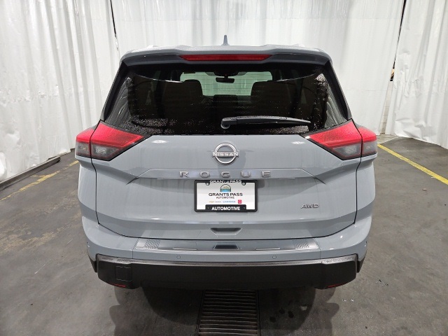 2026 Nissan Rogue SV photo 3