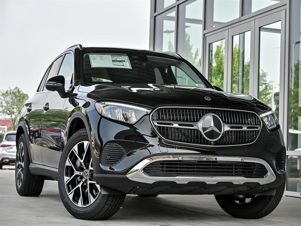 2025 Mercedes-Benz GLC Base's photo