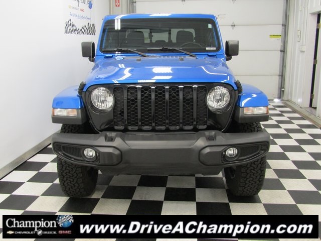 2021 Jeep Gladiator Willys photo 2