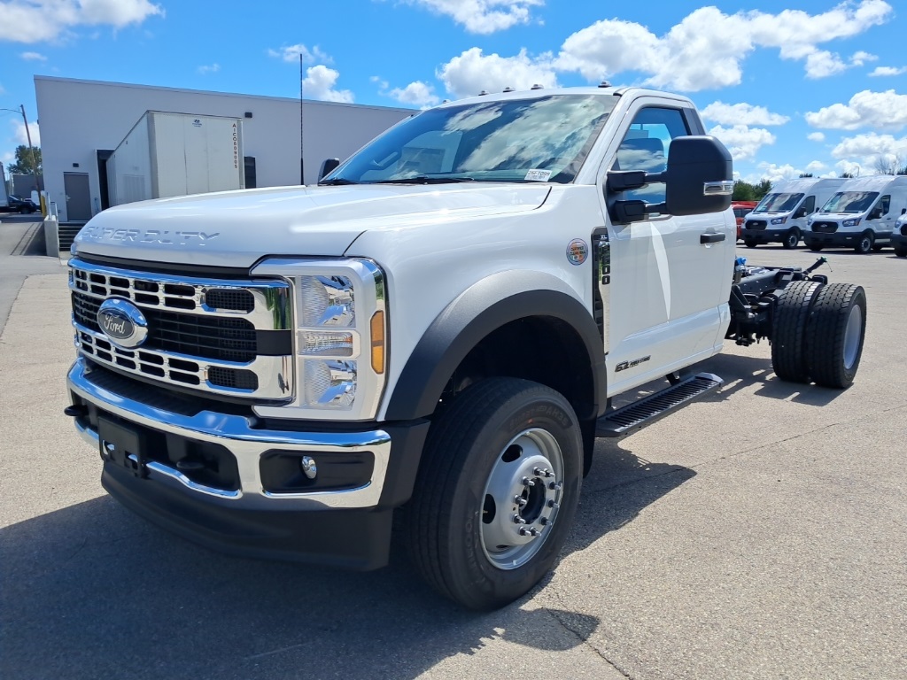 2025 Ford F-600 Super Duty Chassis Cab XL's photo
