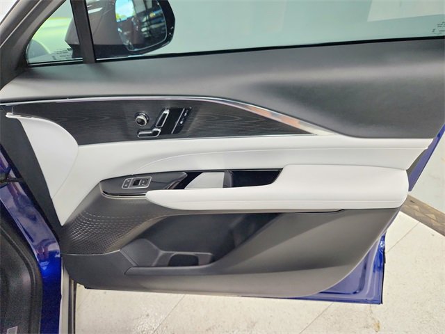 2024 Cadillac Lyriq Sport photo 38
