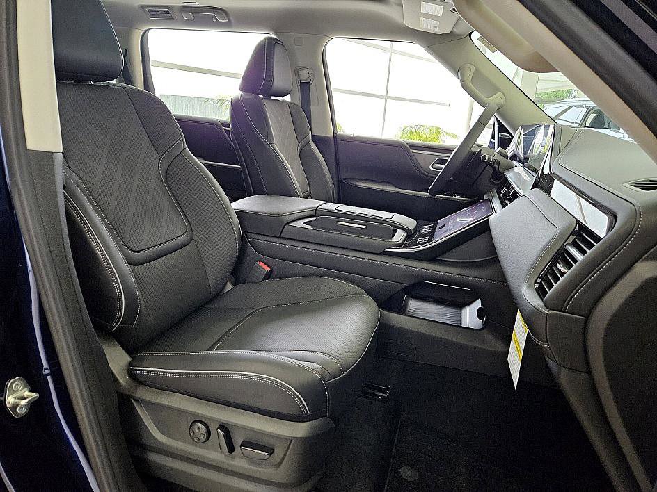 2025 Infiniti QX80 Sensory photo 15
