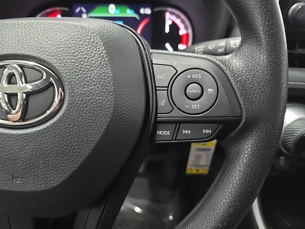 2023 Toyota RAV4 LE photo 20