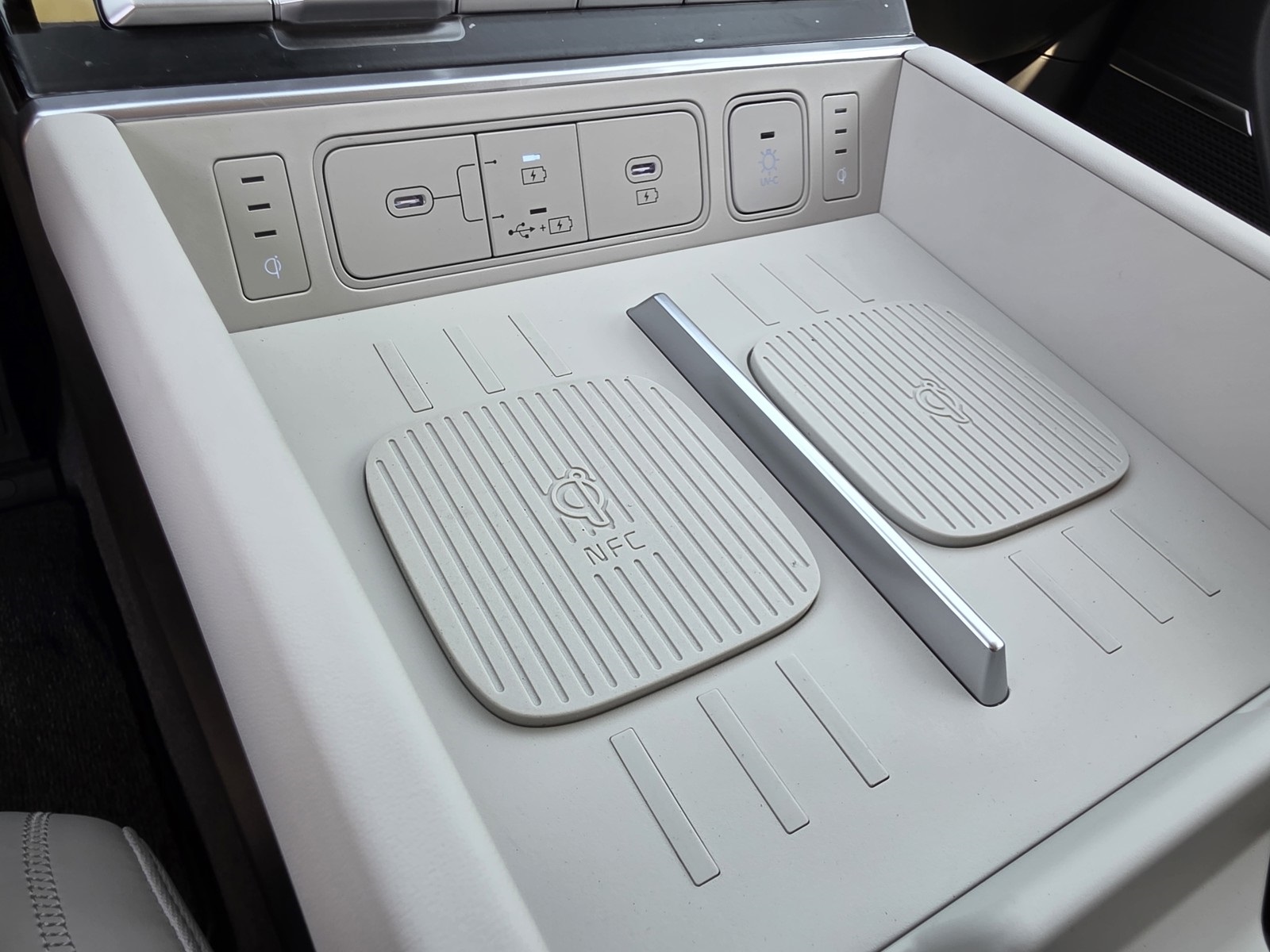 2025 Hyundai Santa Fe Calligraphy photo 32