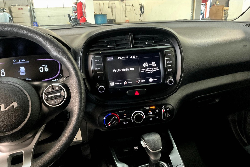 2023 KIA SOUL - Image 4