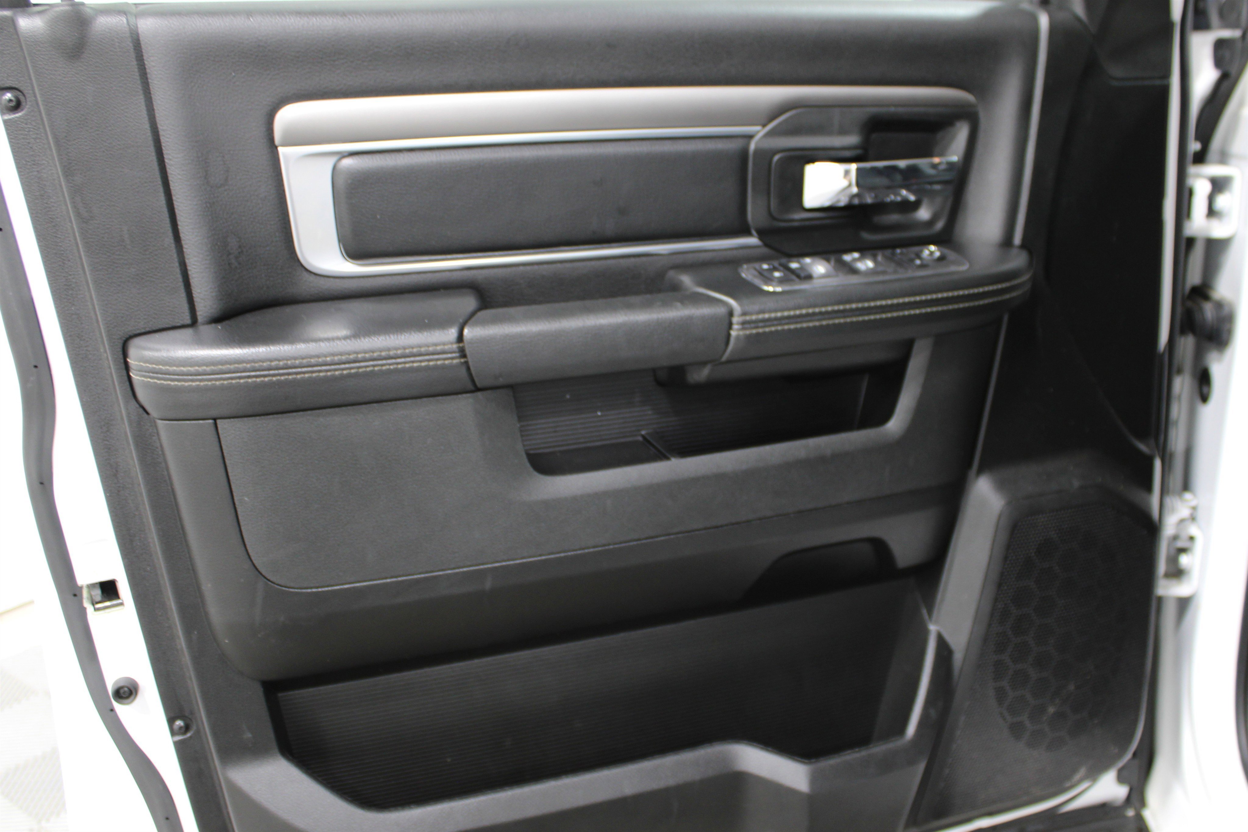 2024 Ram 1500 Classic Warlock photo 4