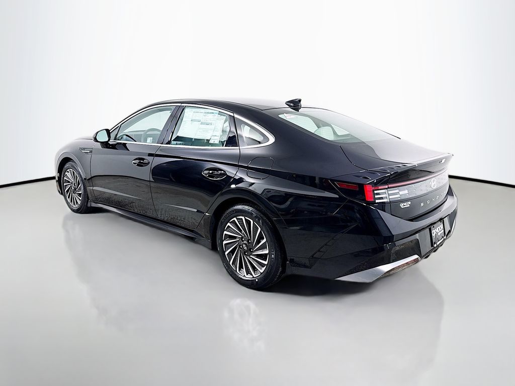 2025 Hyundai Sonata Hybrid SEL photo 5